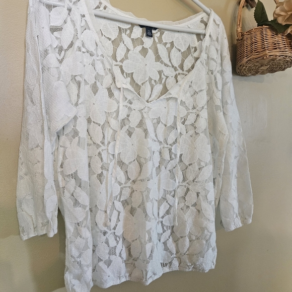 American Eagle Outfitters White Lace Top Size Large V Neck Tie Strings - Picture 3 of 5